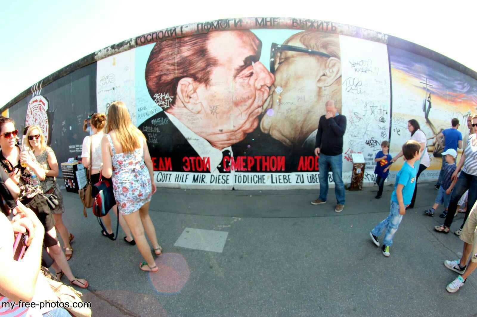 Berlin kiss