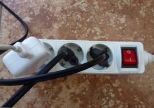 220 volts Extension cord